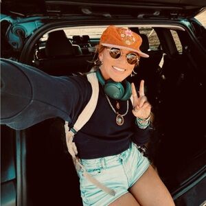 Meet your Posher, Mj